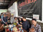 anies-baswedan-makan-soto-nih4.jpg