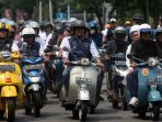 anies-baswedan-naik-vespa-keliling-jakarta_20221016_203628.jpg