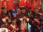 anies-baswedan-pakai-busana-cheongsam.jpg
