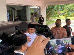 anies-baswedan-peluk-heru-budi-hartono.jpg