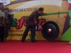 anies-baswedan-pukul-gong_20160503_180232.jpg