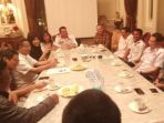 anies-baswedan-sandiaga-uno-menyambangi-kediaman-ketua-umum-perindo_20170309_045419.jpg