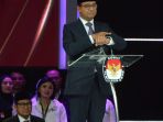 anies-baswedan-terbat-debat-terakhir-calon-presiden-2024_20240204_213402.jpg
