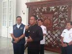 anies-dan-heru-di-balai-kota.jpg