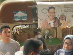 anies-dipeluk-wargaaa-kampung-bayam.jpg