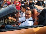 anies-naik-mobil-listriks.jpg