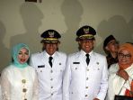 anies-sandi-jelang-pelantikan_20171016_161012.jpg