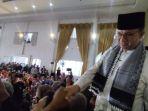 anies-sapa-relawan-di-garut.jpg