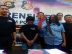 anjar-alias-martin-27-tersangka-kasus-penganiyaan-yang-tertunduk_20180917_161535.jpg