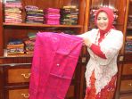 anna-mariana-dan-kain-songket-tradisional-indonesia_20170116_132432.jpg