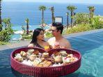 anniversary-pernikahan-titi-kamal-dan-christian-sugiono-di-bali.jpg