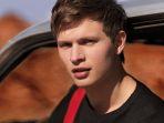ansel-elgort-bantah-telah-melakukan-pelecehan-pada-fans.jpg