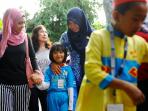 antar-anak-ke-sekolah_20160718_122050.jpg