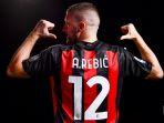 ante-rebic-mengenakan-nomor-punggung-12-setelah-dipermanenkan-ac-milan.jpg