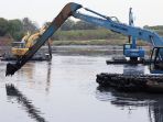 antisipasi-banjir-pemprov-dki-jakarta-keruk-lumpur-waduk-ria-rio_20200921_154703.jpg