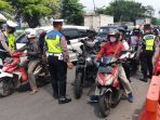 antisipasi-demo-tolak-ppkm-darurat-polisi-perketat-keamanan_20210724_160742.jpg