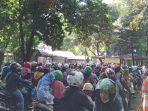 antrean-pengunjung-di-taman-margasatwa-ragunan_1.jpg