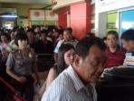 antrean-penumpang_20160406_190646.jpg