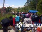antrean-satu-kilometer-demi-durian_20160214_161110.jpg