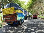 antrean-truk-mengular-sampai-di-wilayah-klungkung.jpg