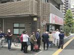 antrean-vaksinasi-lansia-di-tokyo-jepang.jpg