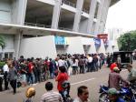 antri-tiket-pertandingan.jpg