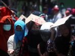 antrian-pembagian-sembako-korban-gempa-palu_20181004_001006.jpg