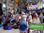 antrian-pemudik-di-stasiun-pasar-senen-h-6_20230417_112719.jpg