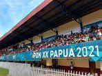 antusias-pendukung-tim-papua-di-stadion-mandala-jayapura.jpg