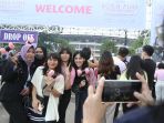 antusias-penggemar-blackpink-penuhi-kawasan-gbk_20230311_192353.jpg