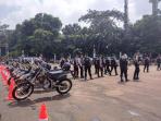 aparat-jaga-gbk-piala-bhayangkara_20160403_114230.jpg
