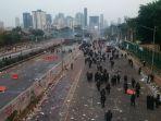 aparat-keamanan-pukul-mundur-demonstran-di-depan-kompleks-parlemen.jpg