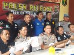 aparat-polres-metro-jakarta-barat_20180111_103638.jpg