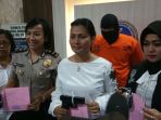 aparat-satuan-narkoba-polrestro-jakarta-selatan-meringkus-pria-berinisial-hs-35_20170920_071557.jpg