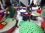 apem-berkah-produksi-25-ribu-kue-apem-setiap-hari_20201019_115620.jpg