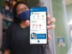 aplikasi-ottopay-di-smartphone.jpg