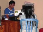 aprina-31-ibu-rumah-tangga-warga-komplek-gmp-kelurahan-soak-baru-sekayu_20141107_165644.jpg