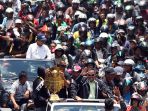 arak-arakan-sriwijaya-fc-juara-piala-gubernur-kaltim_20180308_192024.jpg