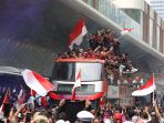 arak-arakan-timnas-u-22-indonesia-usai-juara-sea-games-2023_20230519_135348.jpg