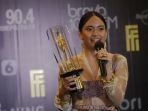 arawinda-kirana-raih-piala-citra-pemeran-utama-perempuan-terbaik_20211111_061907.jpg
