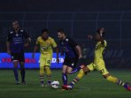 arema-bantai-persegres-dalam-pembukaan-piala-jenderal-sudirman_20151110_225524.jpg