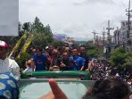 arema-berhasil-membawa-pulang-trofi-piala-presiden-2017_20170314_183137.jpg
