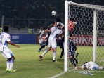 arema-cronus-juara-piala-bhayangkara-kalahkan-persib-2-0_20160403_232624.jpg