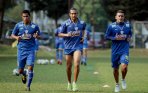 arema-cronus-latihan-di-jakarta_20141103_105713.jpg
