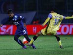 arema-ditahan-barito-putera-di-kandang_20160728_022709.jpg