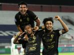 arema-fc-bungkap-pss-sleman-2-0-tanpa-balas_20220116_182936.jpg