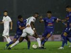 arema-fc-juara-piala-presiden-2019-kalahkan-persebaya_20190413_011104.jpg
