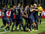 arema-fc-juarai-piala-presiden-2017_20170312_222928.jpg