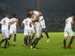 arema-fc-kalahkan-psis-semarang_20180126_152102.jpg