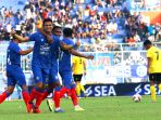 arema-fc-launching-tim-dan-jersey_20200224_010031.jpg